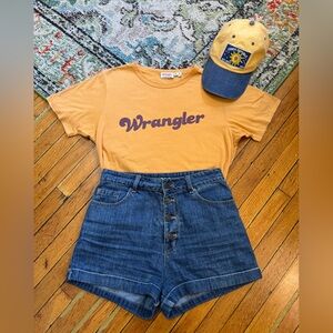 Retro Wrangler T-shirt in yellow